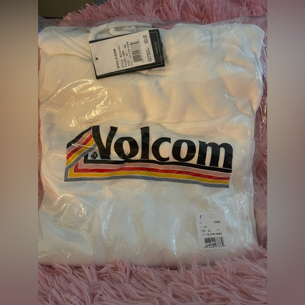 New womens  XL Volcom Hoody White. Vintage style lettering. Super cute.